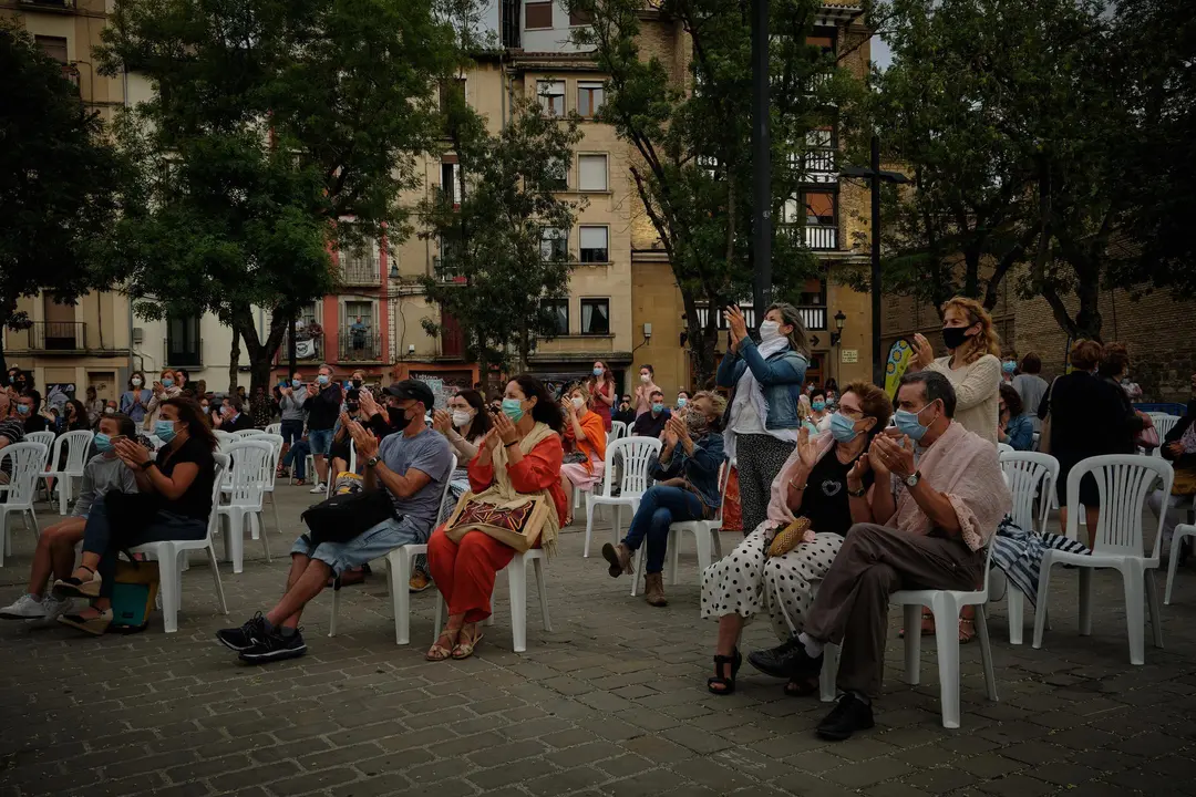 La compa&ntilde;&iacute;a DanzAI abre el ciclo "Atardecer en Pamplona" con su proyecto "Re-des" donde combinan danza y tecnolog&iacute;a.