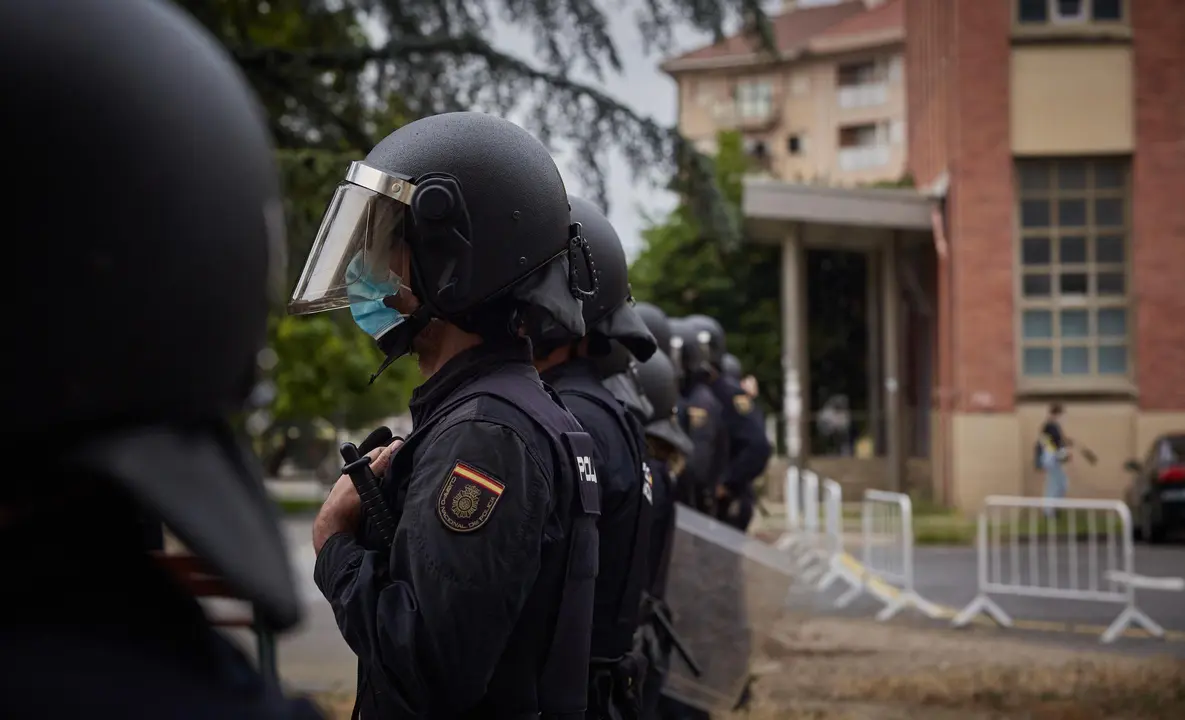 Disturbios en el barrio de la Rochapea por el desalojo del gaztetxe ubicado en el mismo barrio.