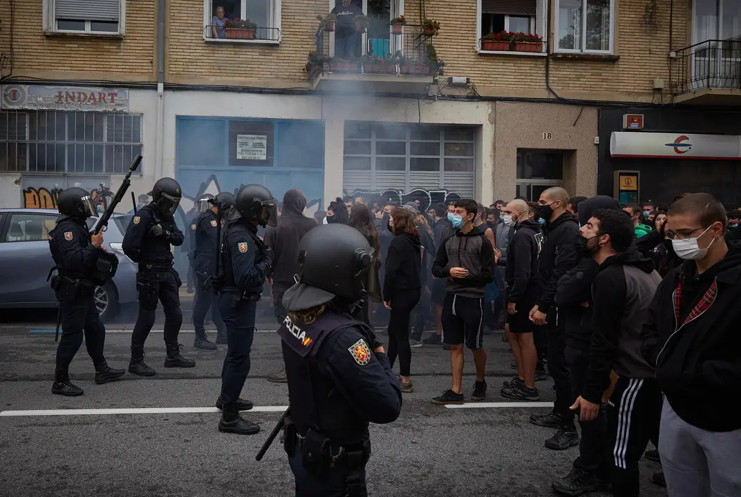 Disturbios en el barrio de la Rochapea por el desalojo del gaztetxe ubicado en el mismo barrio.