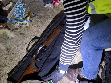 Robo con fuerza trasteros, veh&iacute;culos 25-02