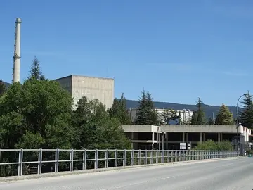 Garo&ntilde;a. Entrada a la central. baja