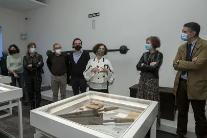 A* Jes&uacute;s Garzaron
F* 2021_05_18
T* Visita de la Consejera Esnaola a las nuevas salas del Museo
L* Museo de Navarra