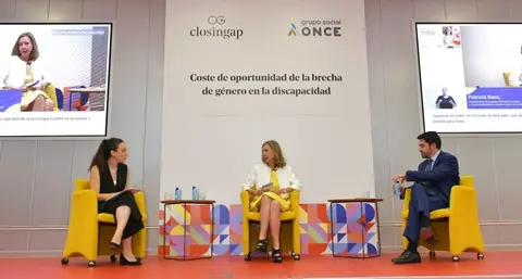 Un momento de la  pesentaci&oacute;n del informe