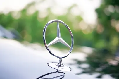 mercedes-benz-2692776_1920