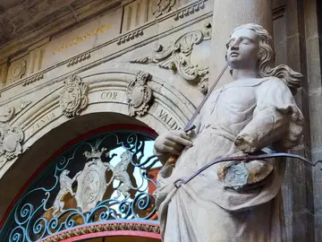 ayto_estatua_9