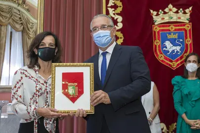A* Jes&uacute;s Garzaron
F* 2021_09_09
T* Recepci&oacute;n a SCDR Anaitasuna por su 75 aniversario.
L* Ayuntamiento de Pamplona