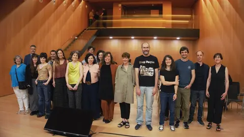 La consejera Esnaola, acompa&ntilde;ada por las directoras art&iacute;sticas, responsables de la Direcci&oacute;n General de Cultura, de las compa&ntilde;&iacute;as navarras participantes y de ayuntamientos que acogen el festival.
GN