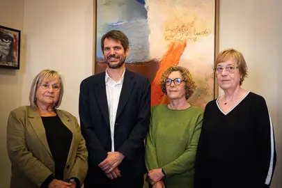Reuni&oacute;n del ministro de Cultura, Ernest Urtasun, con la presidenta del Institut d'Estudis Catalans, Teresa Cabr&eacute;. Pool Moncloa