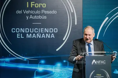 El ministro de Industria y Turismo, Jordi Hereu, durante su intervenci&oacute;n en el I Foro de ANFAC sobre veh&iacute;culo pesado y autob&uacute;s.POOL MONCLOA
