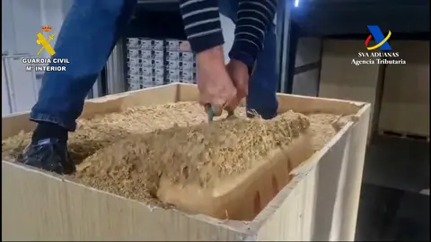 Intervenidas 25 toneladas de hach&iacute;s en el puerto de Algeciras, la mayor incautaci&oacute;n en tr&aacute;fico rodado desde el a&ntilde;o 2015.
Cedida