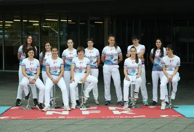 Pelotaris mujeres en la presentaci&oacute;n del Torneo Comunidad Foral de Navarra, celebrada esta tarde en el pabell&oacute;n Navarra Arena. GN