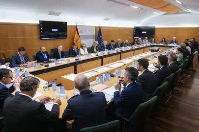 El ministro del Interior, Fernando Grande-Marlaska, preside la reuni&oacute;n en la que se ha activado la Red de Coordinaci&oacute;n para la Seguridad en Procesos Electorales. POOL MONCLOA