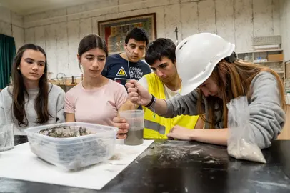 COAT Navarra lanza 'el reto del hormig&oacute;n' a los institutos navarros para revertir la "alarmante" escasez de arquitectos t&eacute;cnicos. Cedida