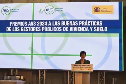 La ministra de Vivienda y Agenda Urbana, Isabel Rodr&iacute;guez, durante su intervenci&oacute;n en el acto de entrega de los Premios de la Asociaci&oacute;n de Promotores y Gestores P&uacute;blicos de Vivienda y Suelo (AVS). POOL MONCLOA