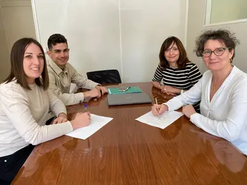 Los responsables de la investigaci&oacute;n, Sandra Siria y Hodei Sarasa, junto a la directora gerente de la ANADP, In&eacute;s Franc&eacute;s, y la subdirectora de Familia y Menores, Amalia Cuartero. GN