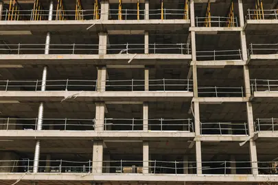 <a href="https://www.freepik.es/foto-gratis/fachada-edificio-construccion_2087379.htm#fromView=search&page=1&position=41&uuid=d39cd59b-be8c-40ec-8cd6-1a08333df5bb">Imagen de freepik</a>