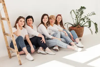 <a href="https://www.freepik.es/foto-gratis/vision-comunitaria-estilo-vida-mujeres_7150577.htm#fromView=search&page=1&position=17&uuid=221c6a61-13da-40cf-8f9d-6abc967342e0">Imagen de freepik</a>