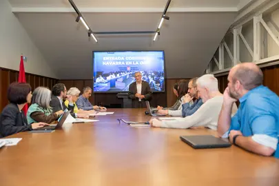 Reuni&oacute;n del equipo motor para avanzar en Gobierno Abierto, celebrada hoy en el Palacio de Navarra. GN