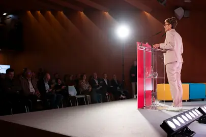 La Presidenta Chivite participa en la presentaci&oacute;n del Plan de Digitalizaci&oacute;n Educativa IkasNOVA. GN