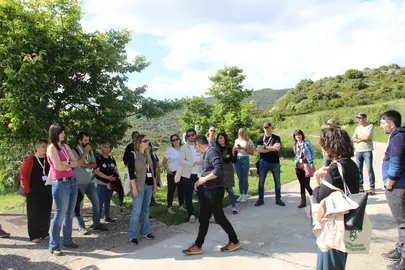 Visita realizada tras la asamblea celebrada en Unzu&eacute;, para mostrar la importancia del agua como elementos vertebrador del territorio. GN