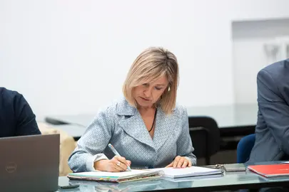 La consejera L&oacute;pez, durante la reuni&oacute;n. GN