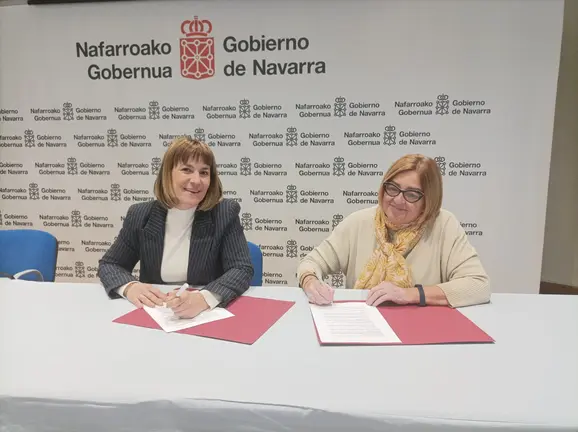 La directora general de Protecci&oacute;n Social y Cooperaci&oacute;n al Desarrollo, In&eacute;s Jim&eacute;nez, junto a la delegada territorial de la FSG, In&eacute;s Garc&iacute;a. GN