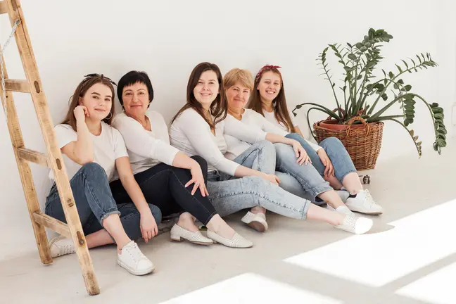 <a href="https://www.freepik.es/foto-gratis/vision-comunitaria-estilo-vida-mujeres_7150577.htm#fromView=search&page=1&position=17&uuid=221c6a61-13da-40cf-8f9d-6abc967342e0">Imagen de freepik</a>