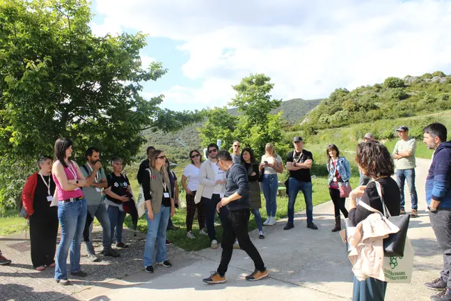 Visita realizada tras la asamblea celebrada en Unzu&eacute;, para mostrar la importancia del agua como elementos vertebrador del territorio. GN