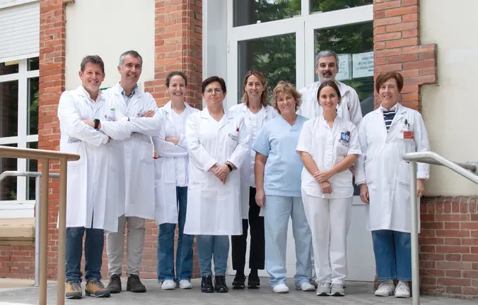 Profesionales de los servicios de Endocrinolog&iacute;a y Anatom&iacute;a Patol&oacute;gica del HUN. GN