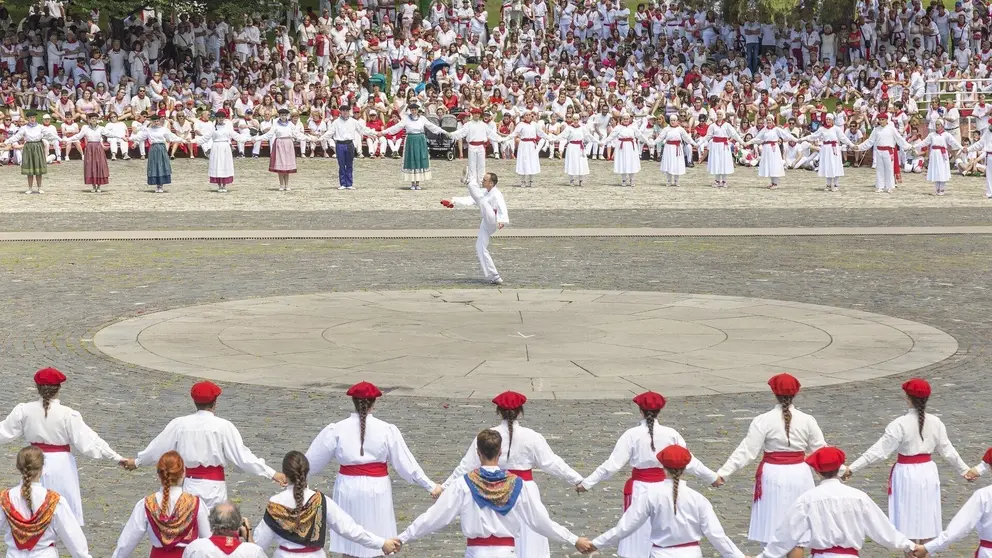 sanfermin-3587340_1920 (1)