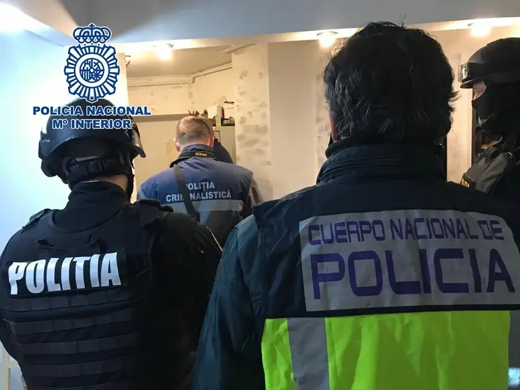 POLICIA RUMANA Y POLICIA NACIONAL