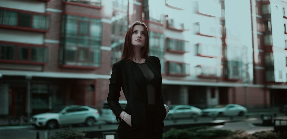 business-woman-1584654_1920