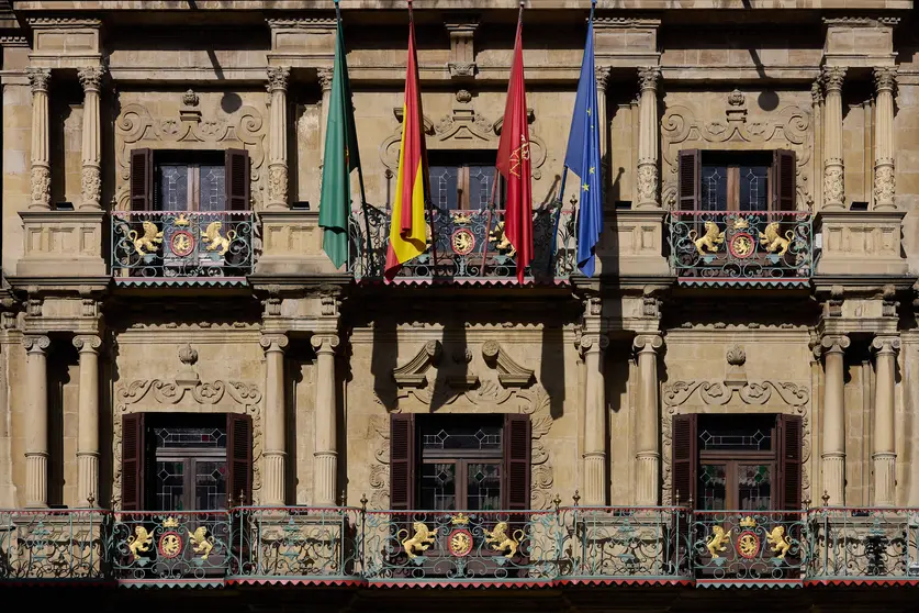 Fachada Ayuntamiento de Pamplona.
AP