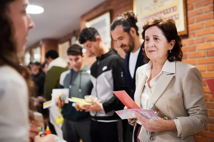 La consejera participa en la apertura de la feria de empleo Ribera Talent, en Tudela. GN