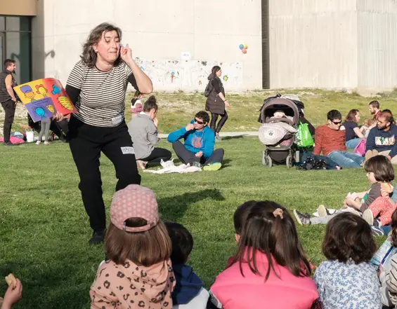 A LA HUERTA DE LA ESQUINA (Txiki G. Show).
GELTOKI