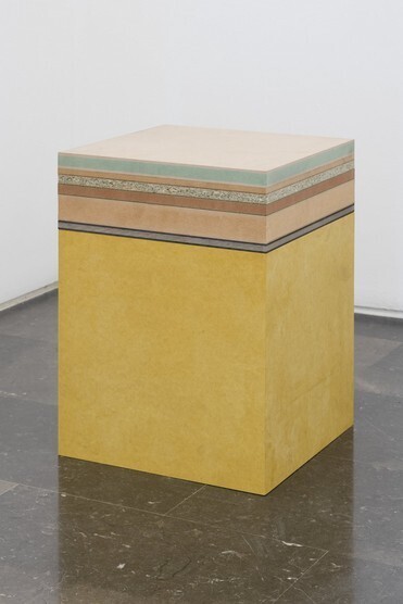 pedestal 8